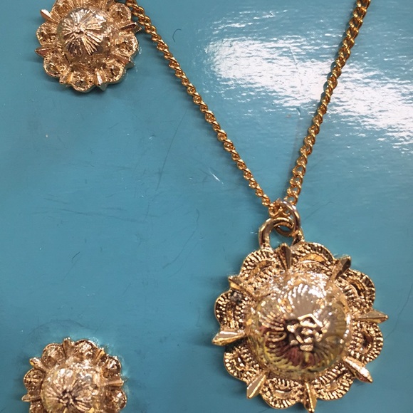 16" necklace KY Derby hat necklace & earring set - Picture 4 of 4